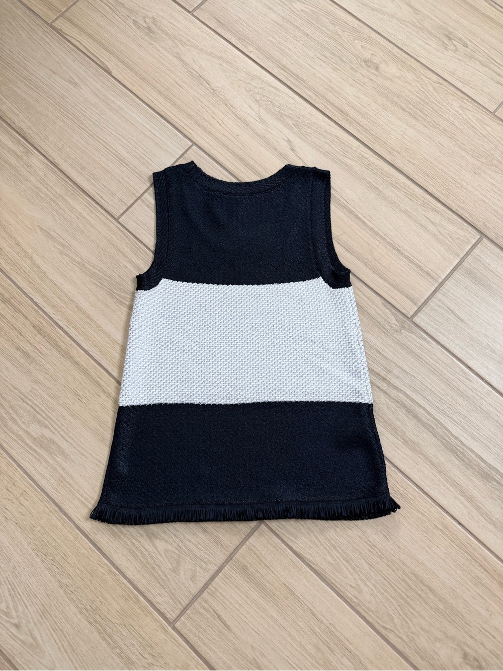 NWT Ann Taylor Colorblock Knit Sweater Tank Top XS Black White Fringe Vest - Picture 8 of 8